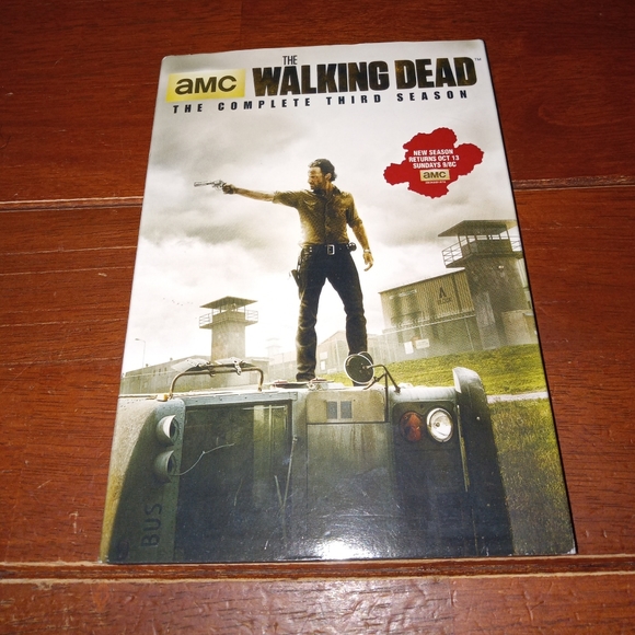 The Walking Dead 3 seasons - Picture 7 of 8